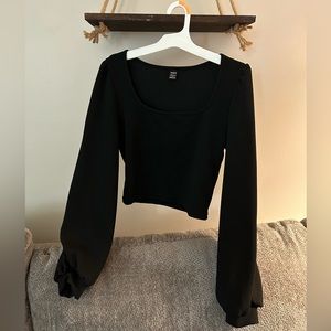 Long sleeve cropped black blouse